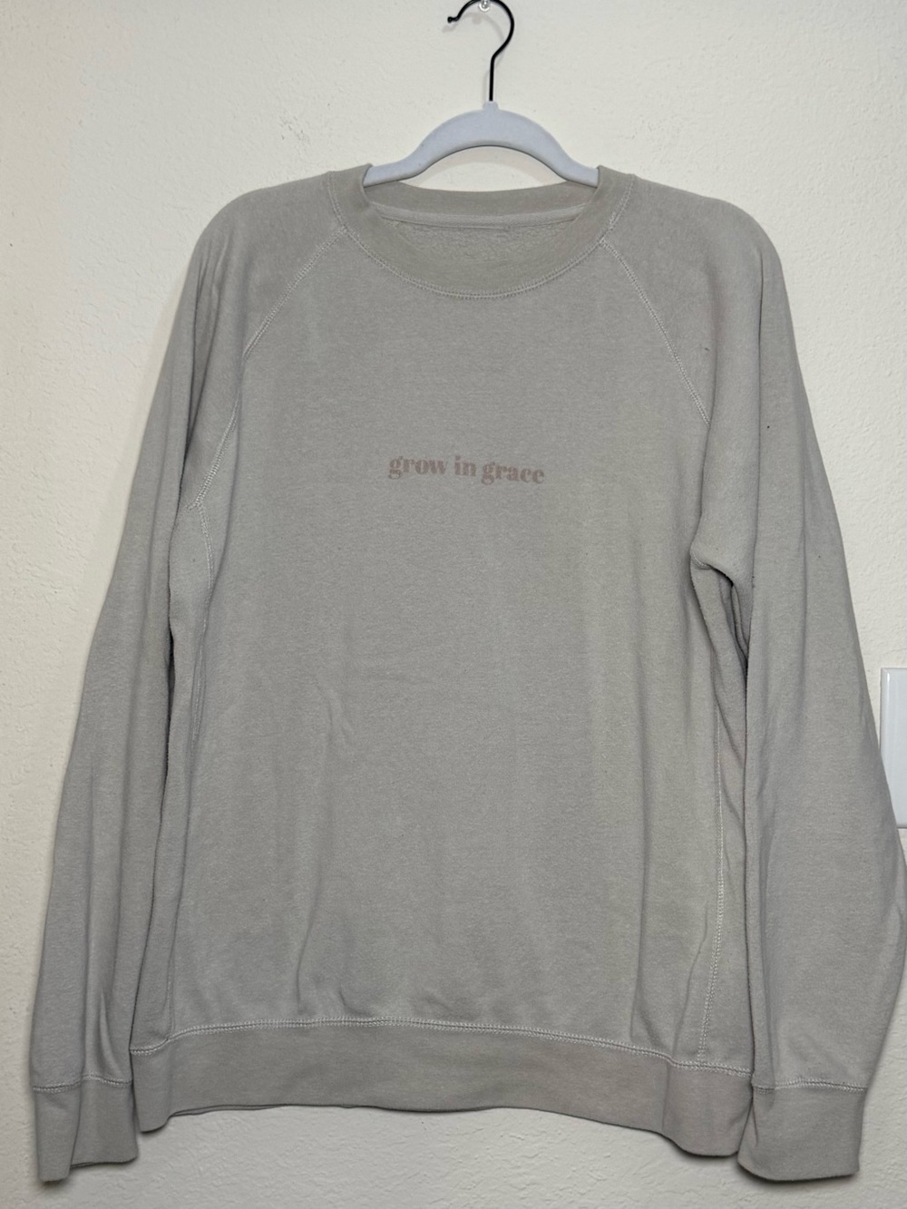 Grow in Grace Christian Sweatshirt Large Neutral Faith Crewneck